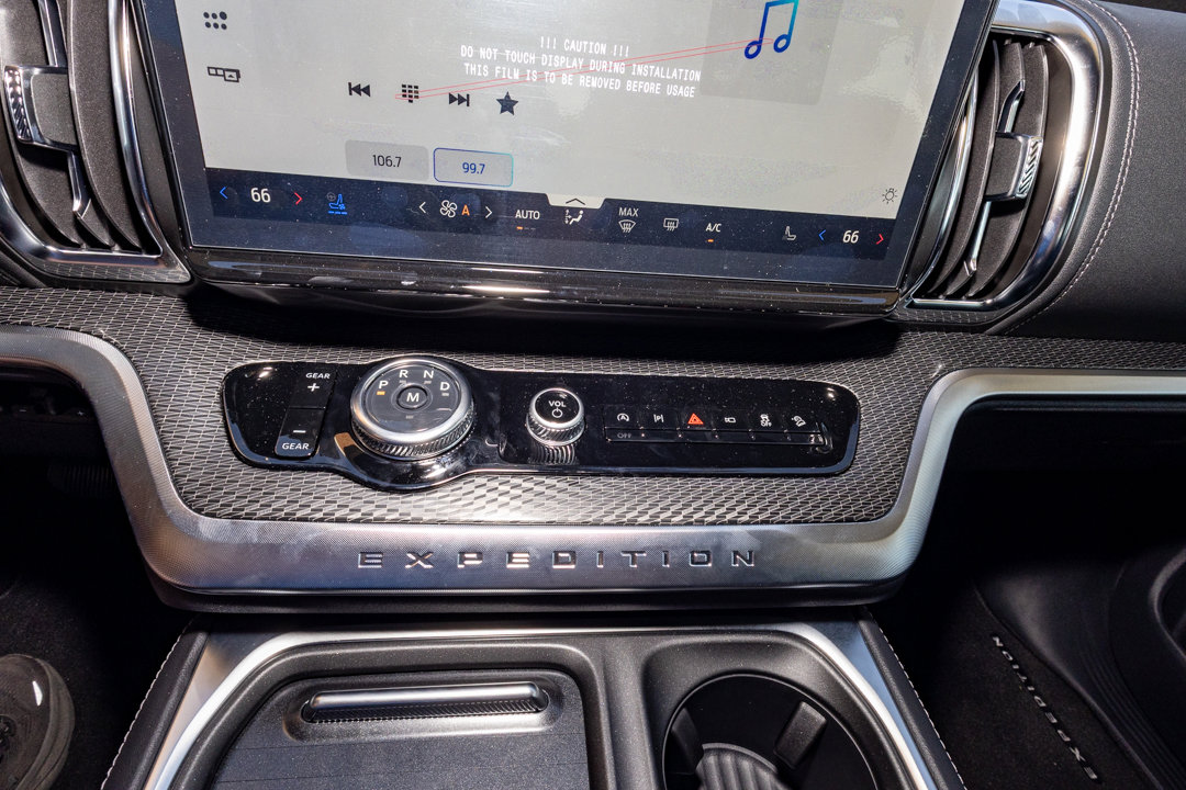 New 2025 Ford Expedition Platinum w/ Stealth Performance Package image 18