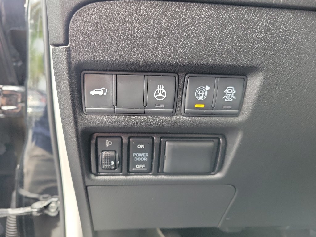 Used 2019 Nissan Armada Platinum RWD image 31