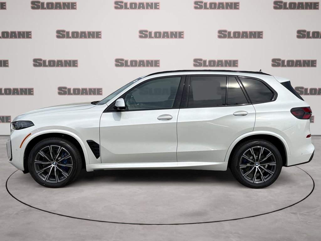 New 2026 BMW X5 xDrive40i w/ M Sport Package AWD/4WD image 2