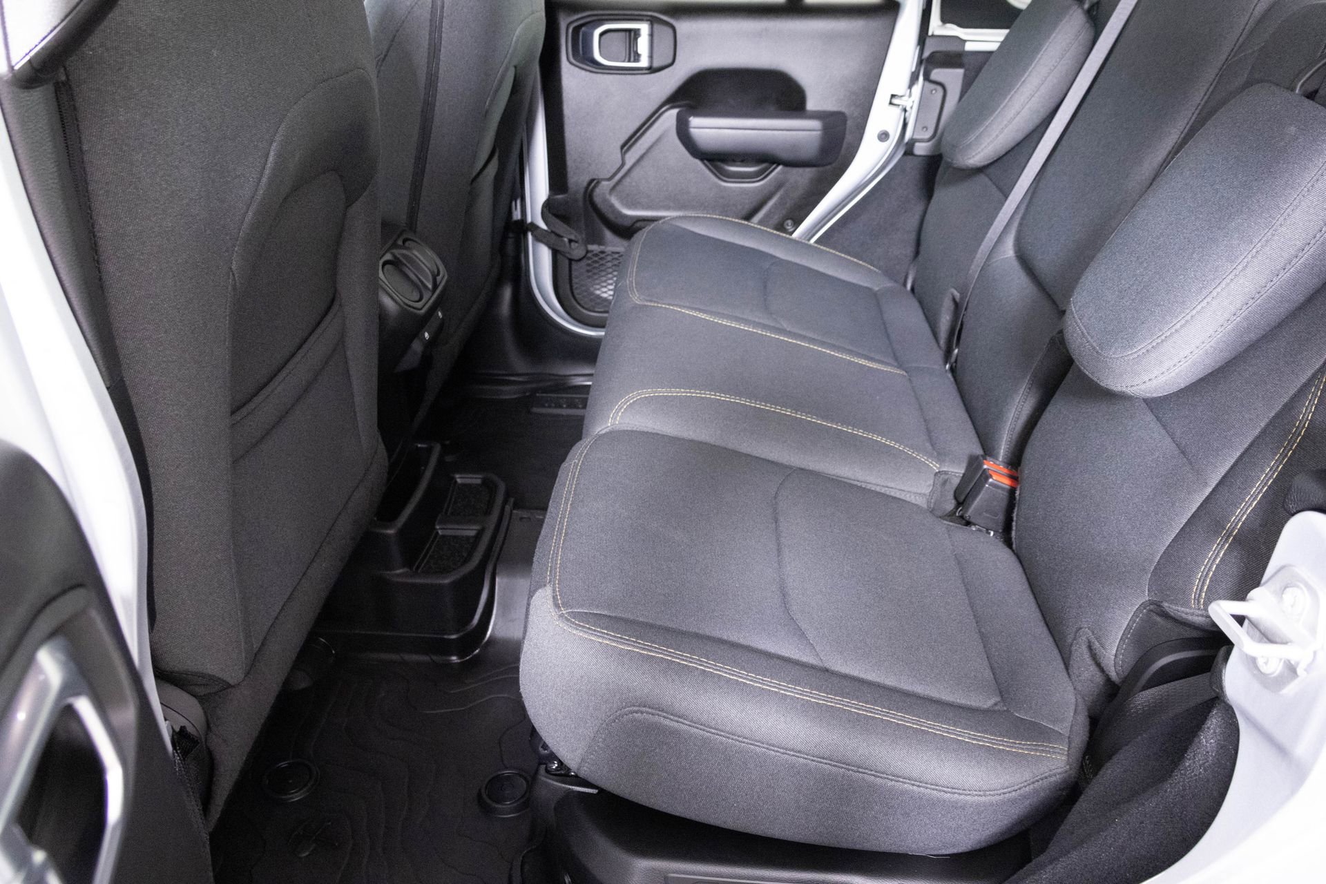 Used 2024 Jeep Wrangler Unlimited image 30