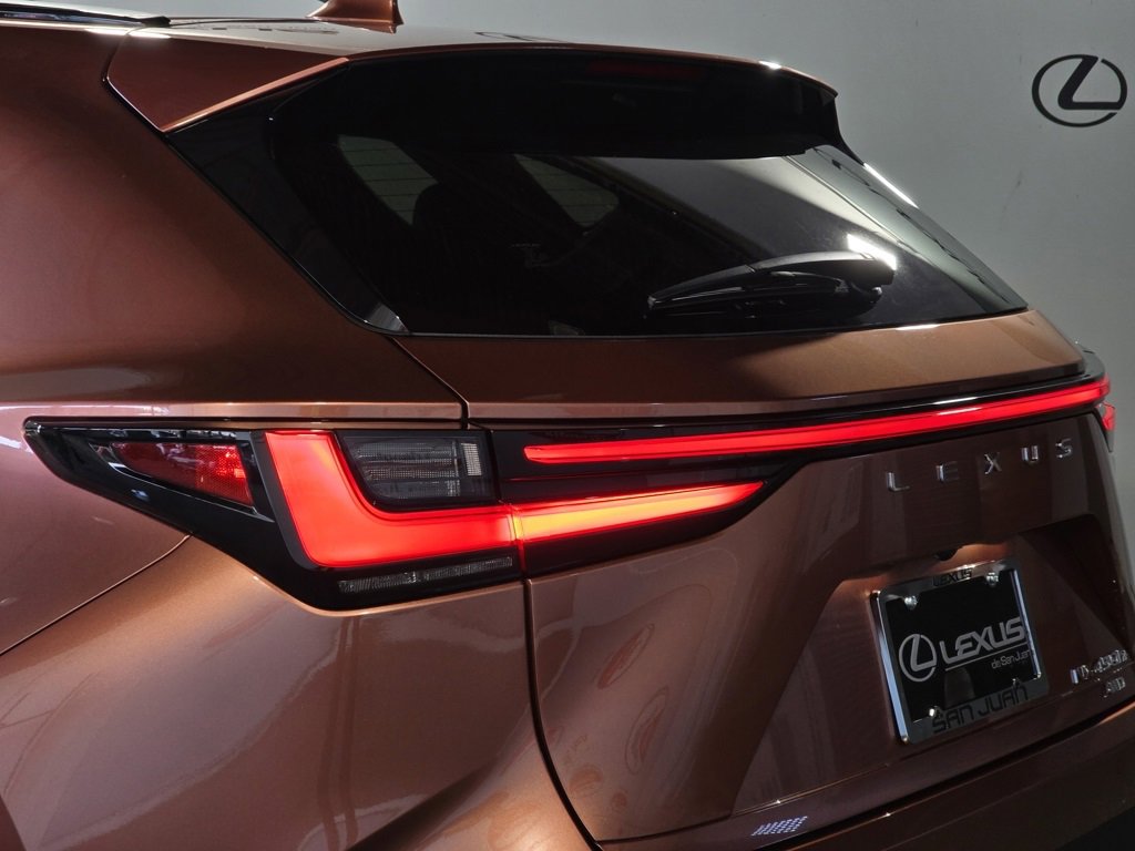 Used 2025 Lexus NX 450h+ F Sport image 10