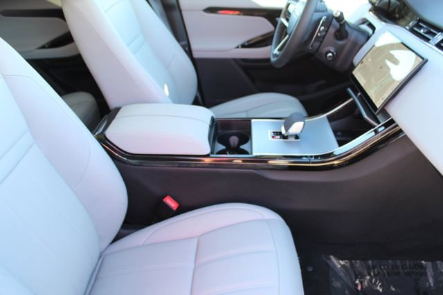 Used 2025 Land Rover Range Rover Evoque S image 3