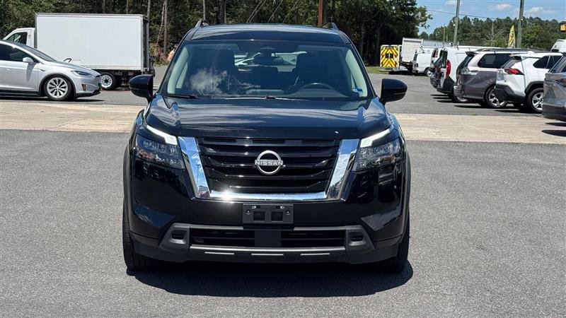 Used 2024 Nissan Pathfinder SV AWD/4WD image 3