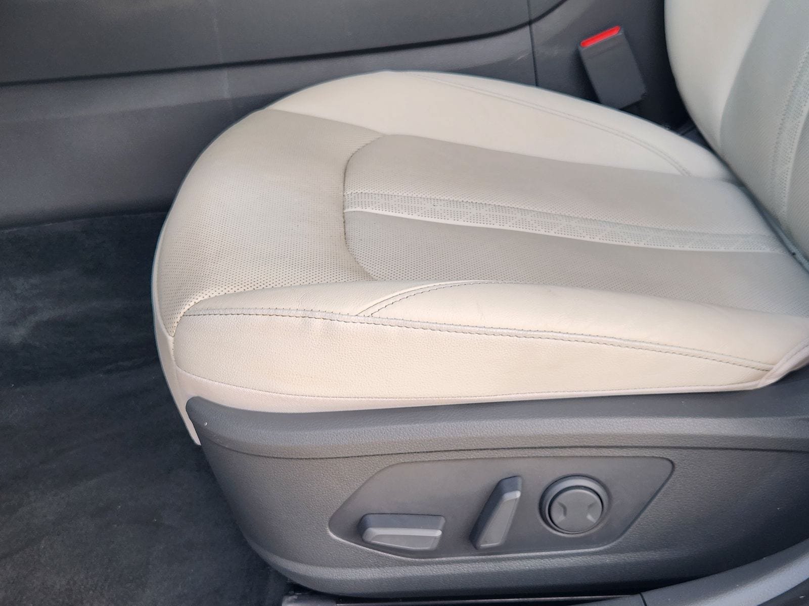 Used 2025 Hyundai Sonata Limited FWD image 32