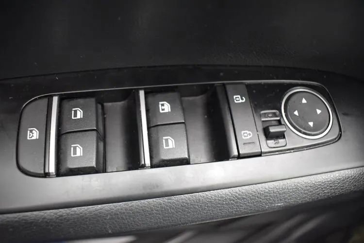 Used 2025 Kia Soul LX w/ LX Technology Package FWD image 21