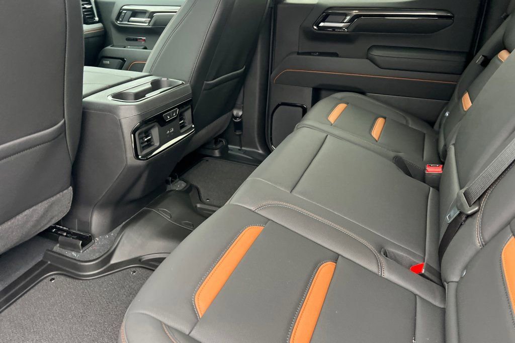 New 2026 GMC Sierra 1500 AT4 AWD/4WD image 9
