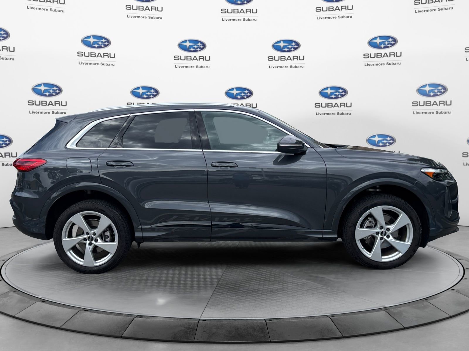 Used 2025 Audi Q5 Premium Plus w/ Premium Plus AWD/4WD image 6