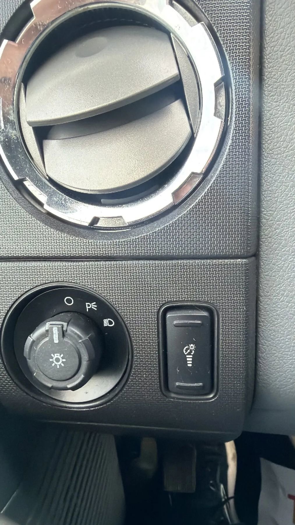 Used 2014 Ford F250 XLT w/ Snow Plow Prep Package image 32