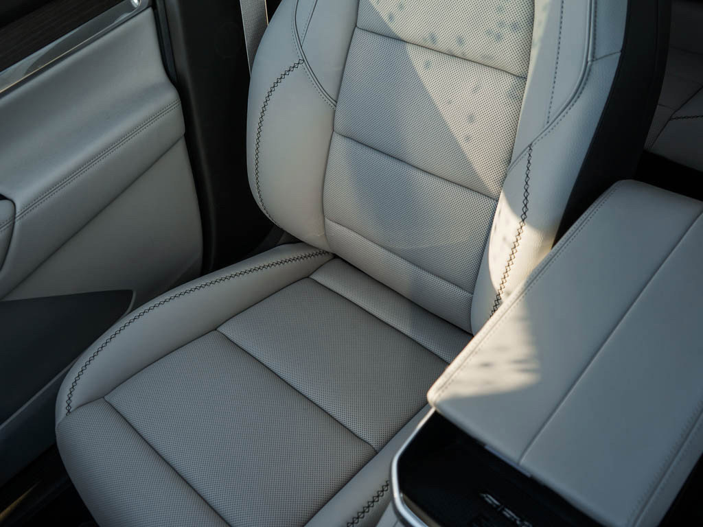 New 2026 GMC Terrain Denali w/ LPO, Floor Liner Package image 26