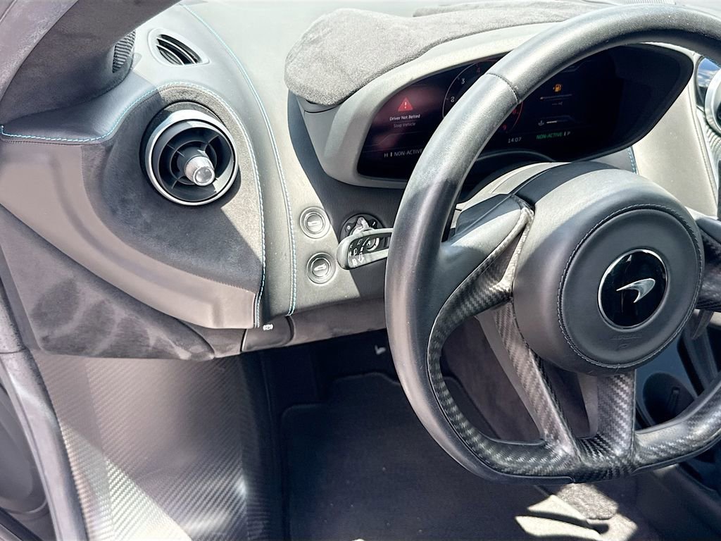 Used 2020 McLaren GT RWD image 11