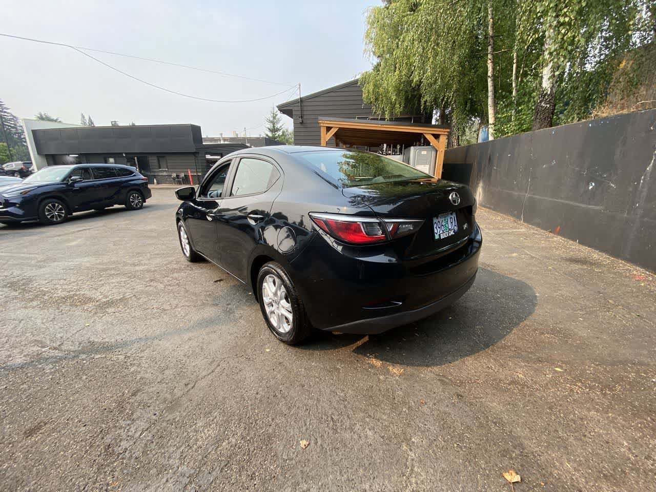 Used 2016 Scion iA FWD image 4