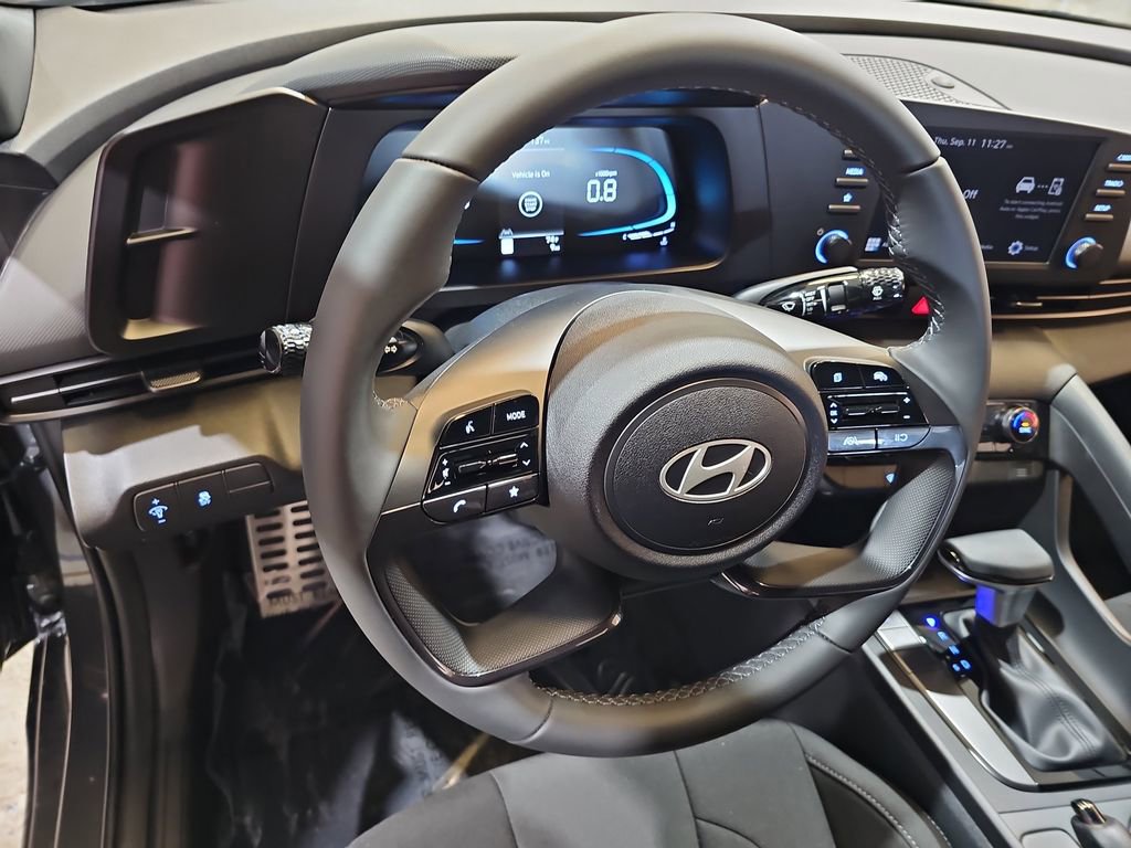 New 2025 Hyundai Elantra Sport image 15