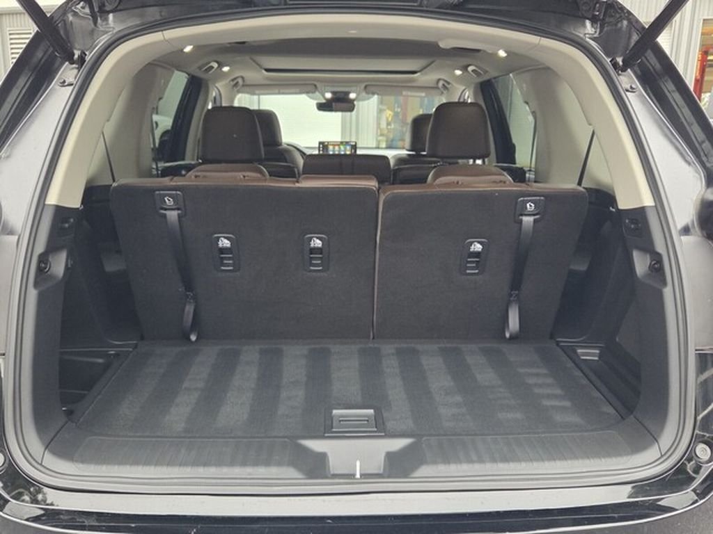 Used 2025 Honda Pilot Elite image 16