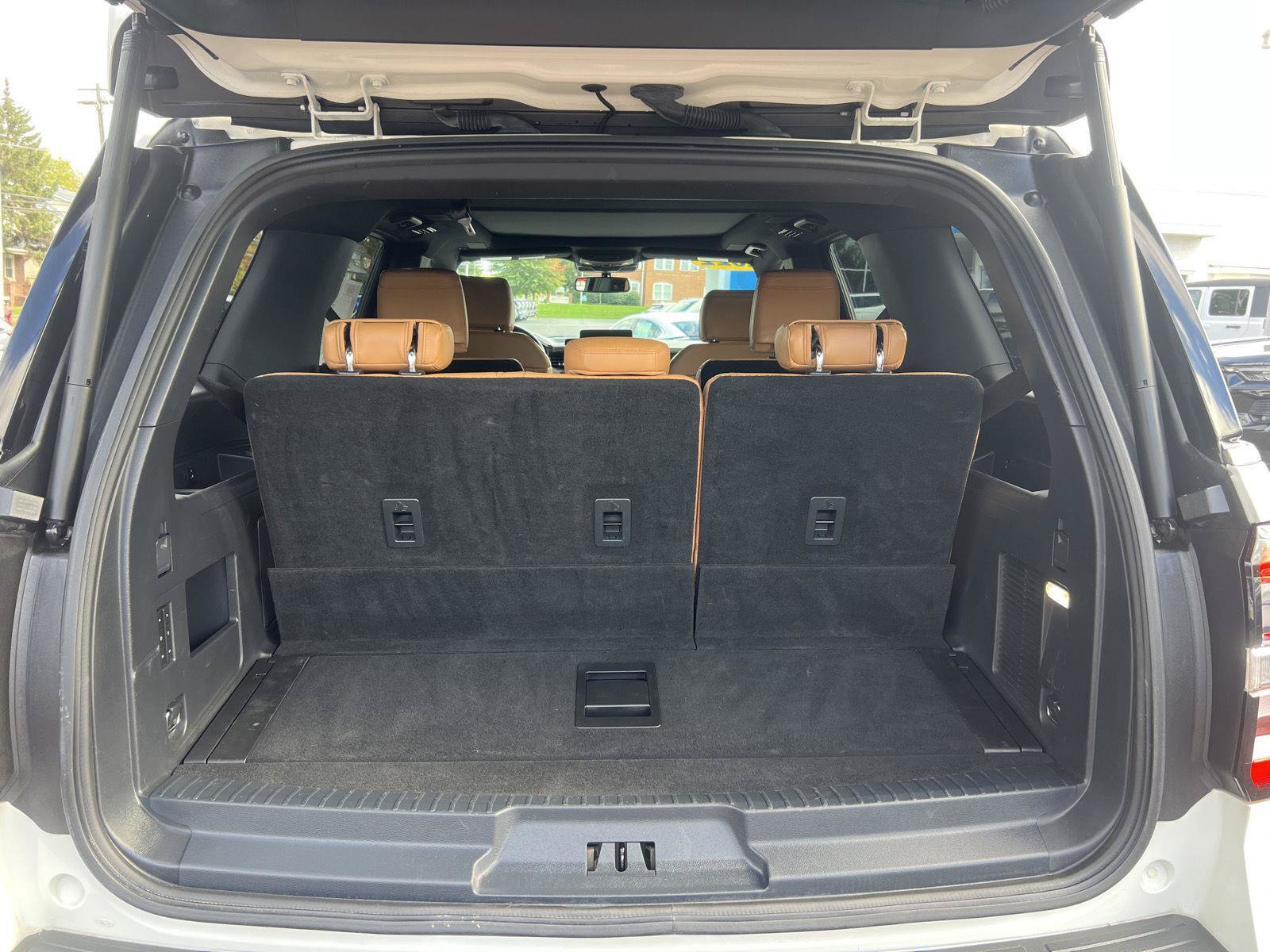 Used 2022 Ford Expedition Platinum AWD/4WD image 15