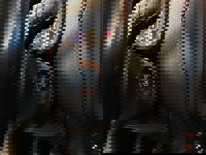 Used 2016 Jeep Renegade Limited image 17