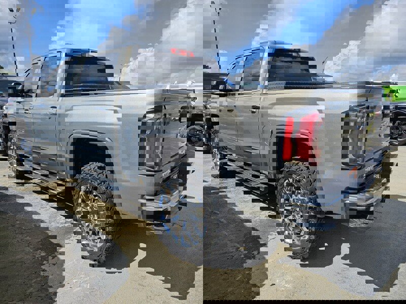 Used 2017 GMC Sierra 1500 SLT w/ SLT Premium Package image 3