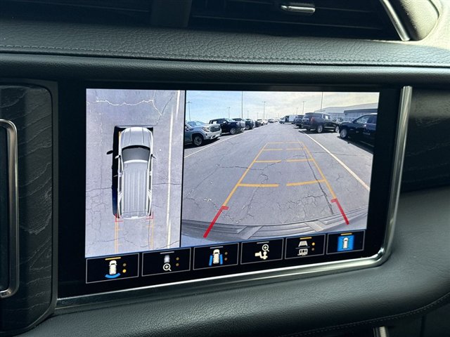 Certified 2021 GMC Yukon Denali w/ Denali Premium Package AWD/4WD image 19