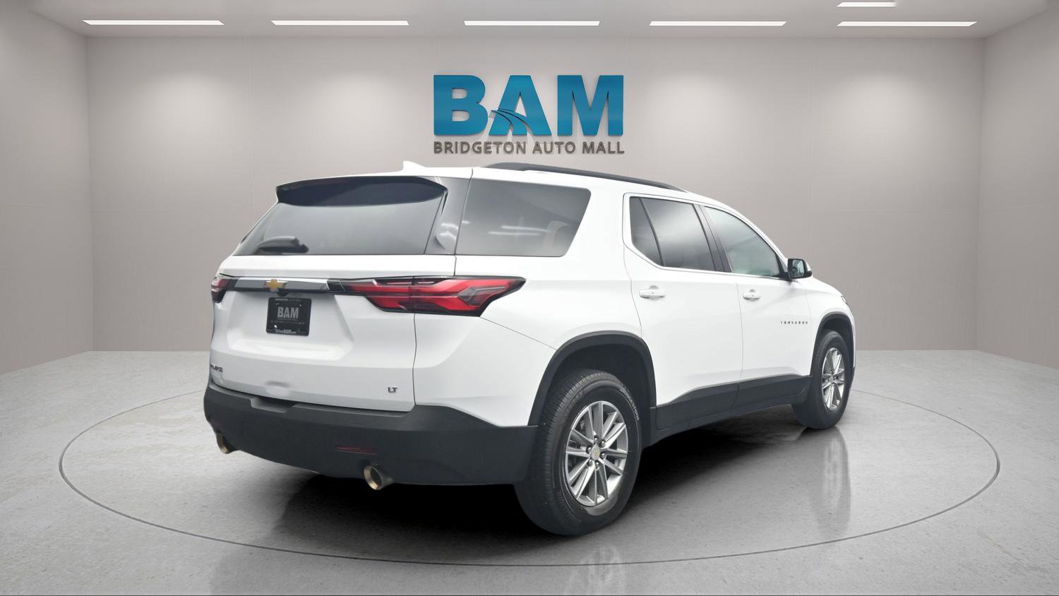 Used 2023 Chevrolet Traverse LT image 6