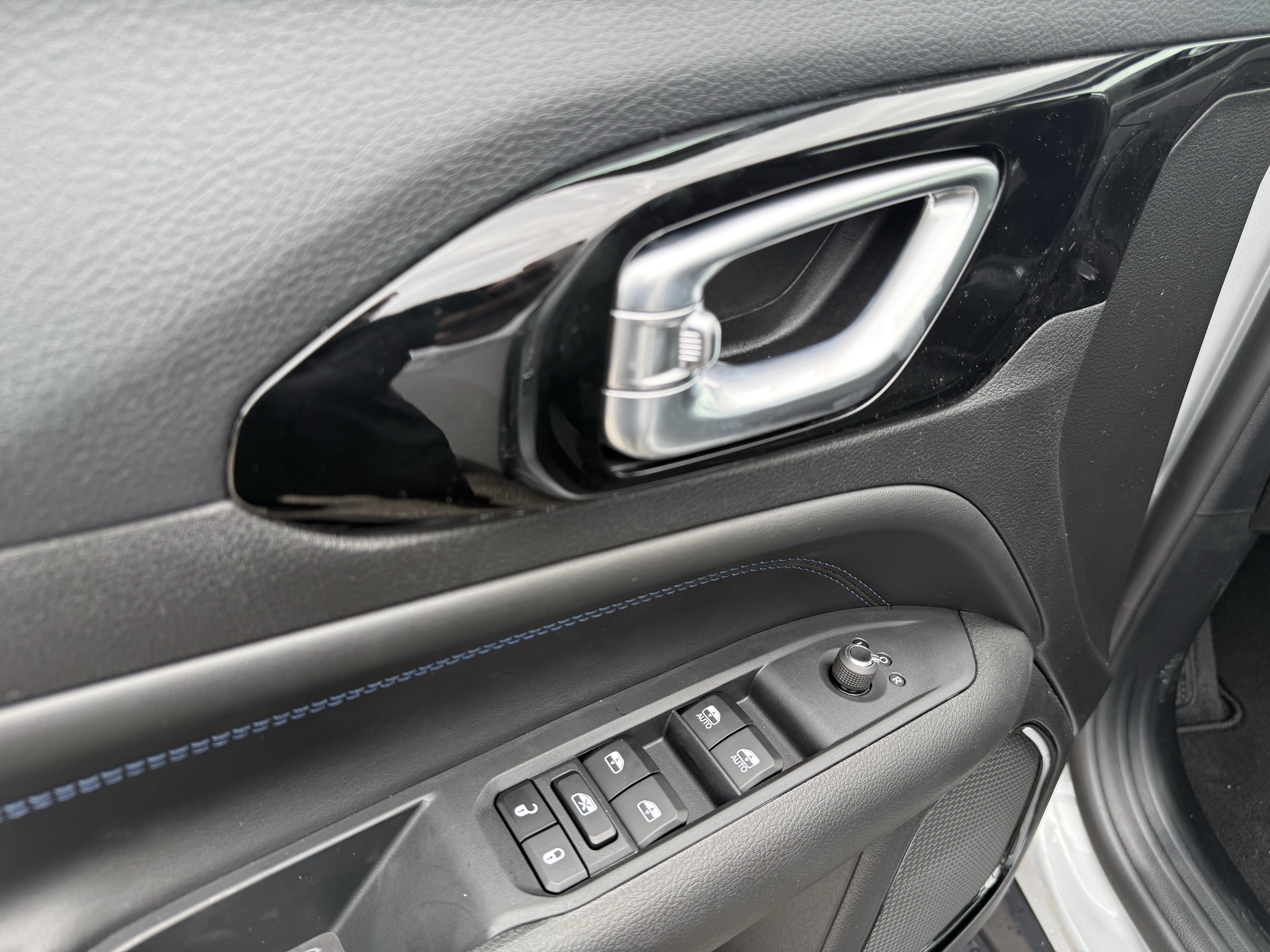 New 2026 Jeep Compass Latitude AWD/4WD image 15