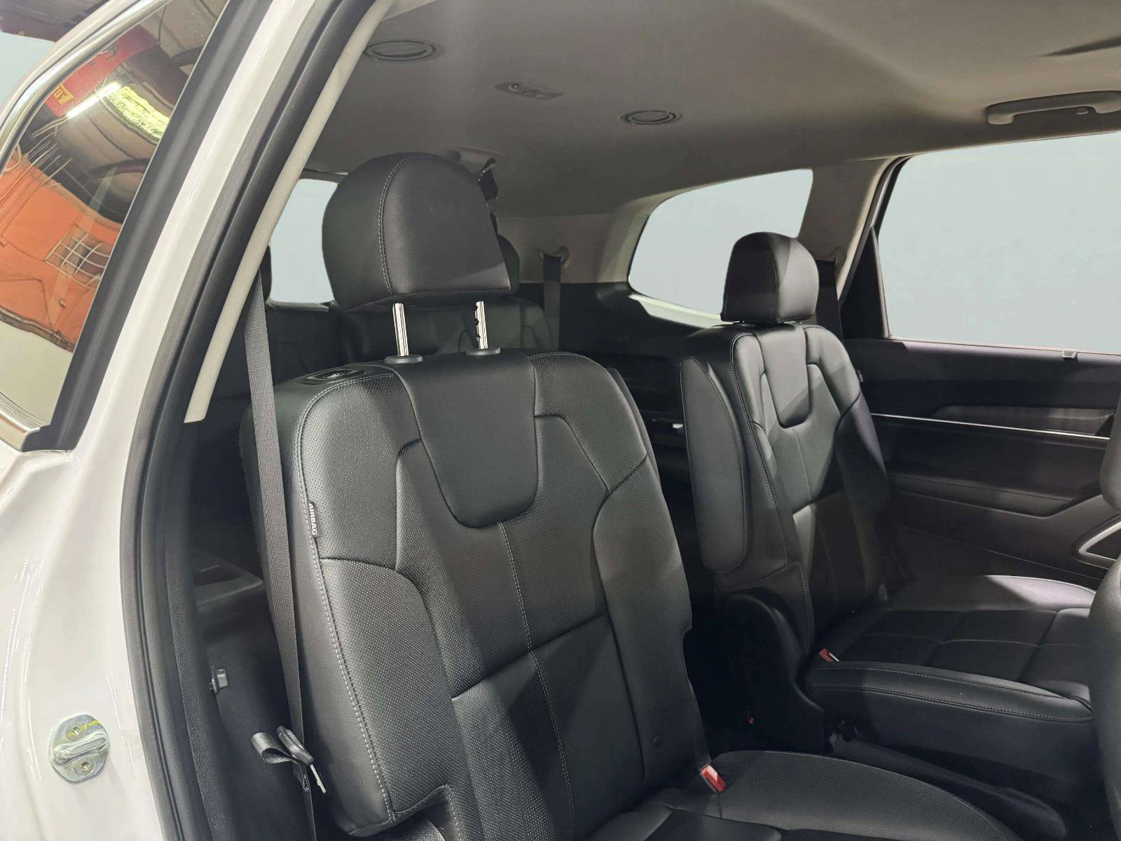 Used 2023 Kia Telluride EX w/ EX Captain's Chair Package FWD image 51
