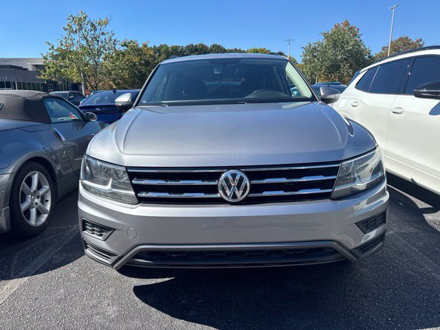 Used 2020 Volkswagen Tiguan SE FWD image 2