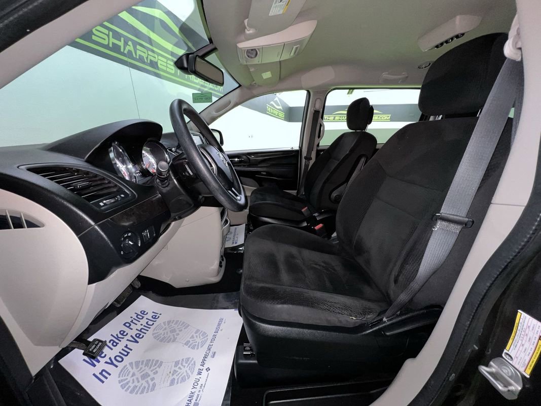 Used 2019 Dodge Grand Caravan SE FWD image 16