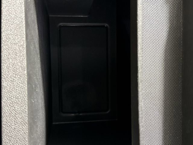 Used 2023 Chevrolet Equinox LT w/ Driver Convenience Package image 28