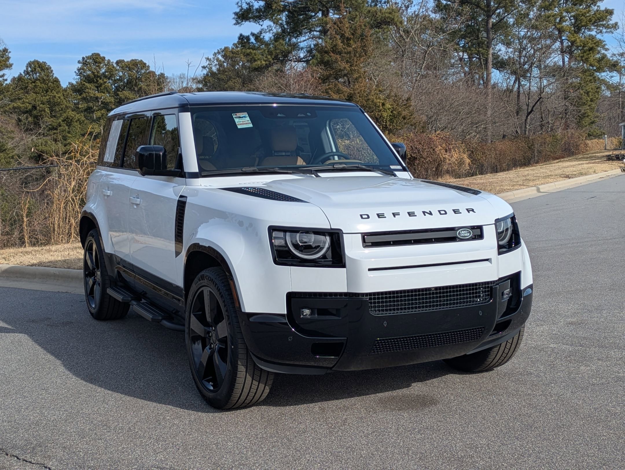 New 2026 Land Rover Defender 110 X-Dynamic SE image 3