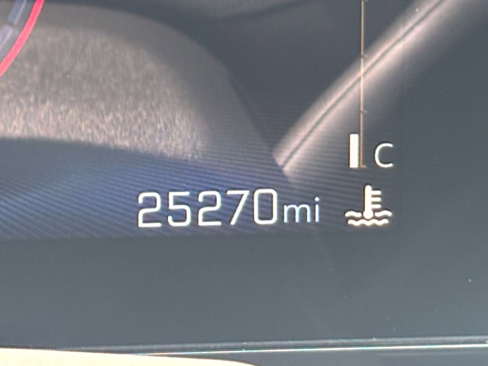 Used 2025 Chevrolet Trax LT FWD image 40