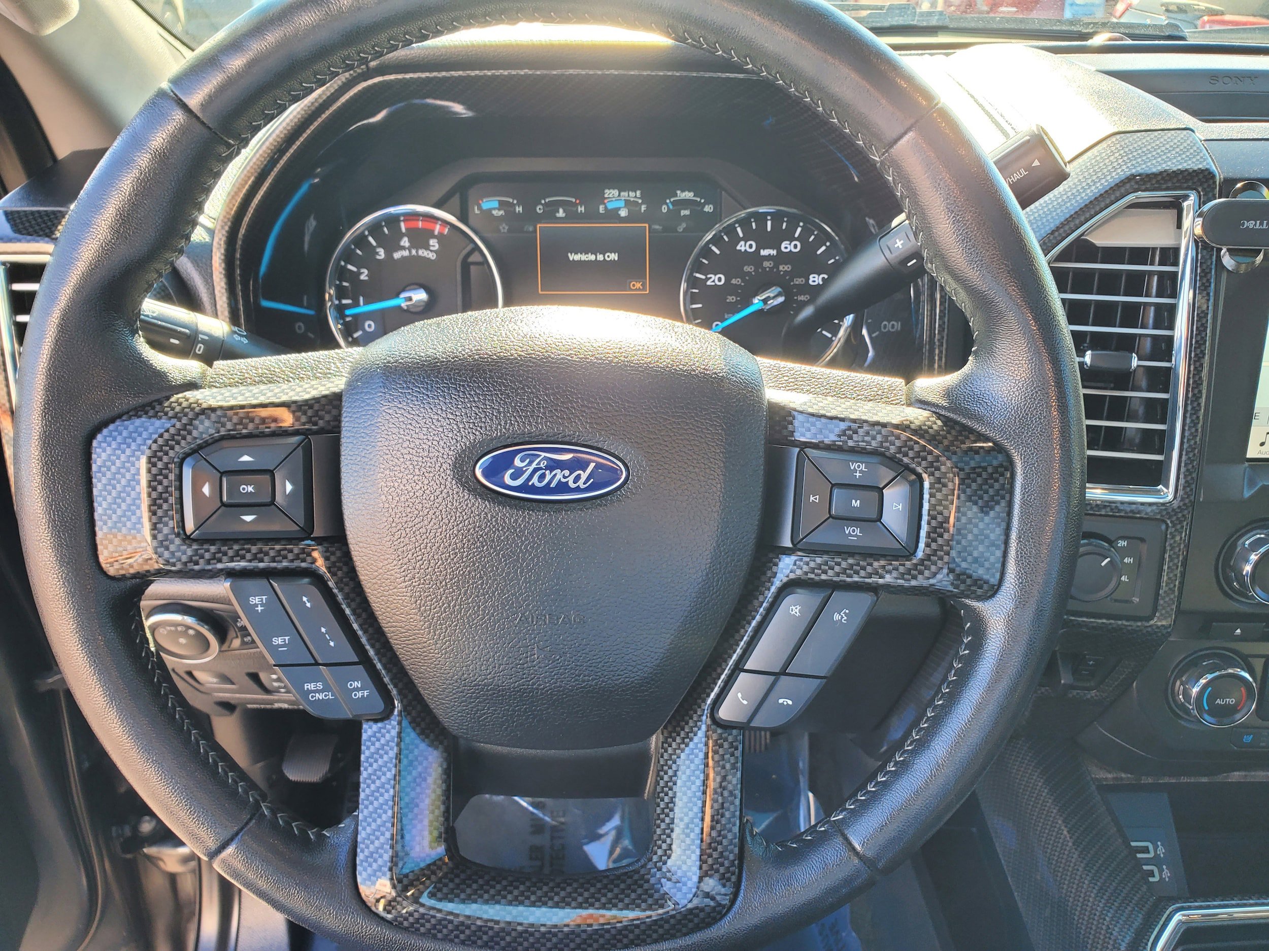 Used 2017 Ford F250 Lariat w/ Lariat Ultimate Package AWD/4WD image 17