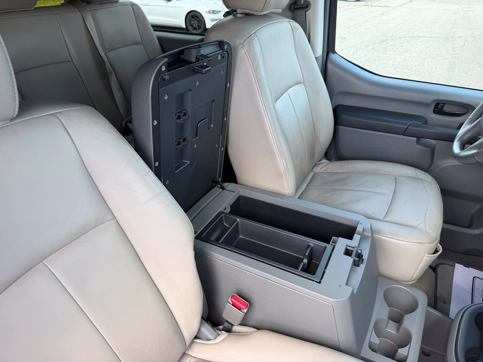Used 2018 Nissan NV 3500 SL RWD image 37