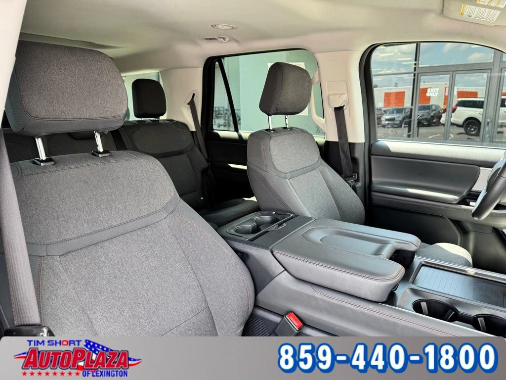 Used 2025 Ford Expedition Active AWD/4WD image 48