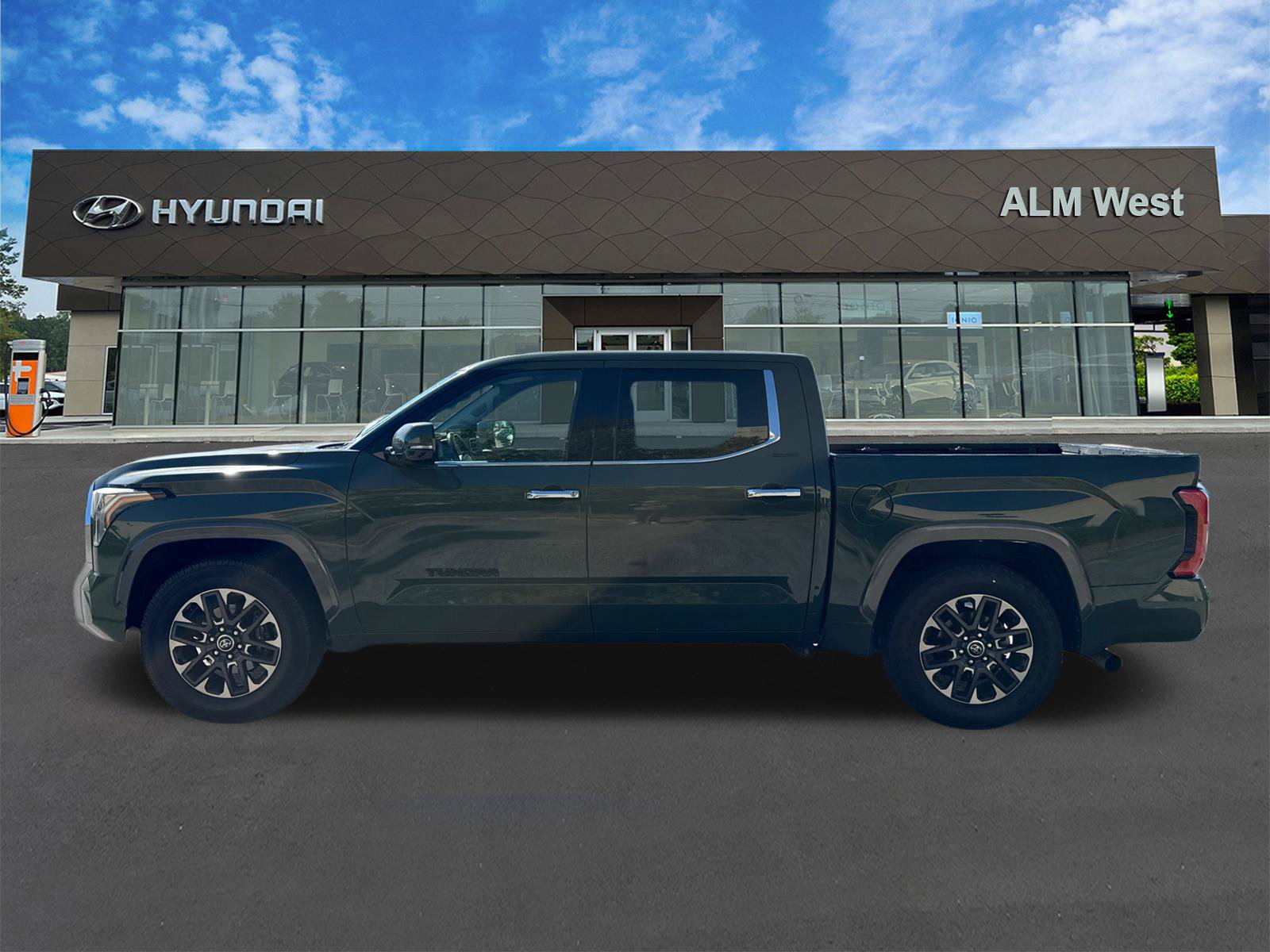 Used 2022 Toyota Tundra Limited RWD image 8