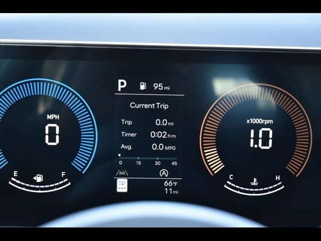 Certified 2025 Hyundai Tucson SE FWD image 22
