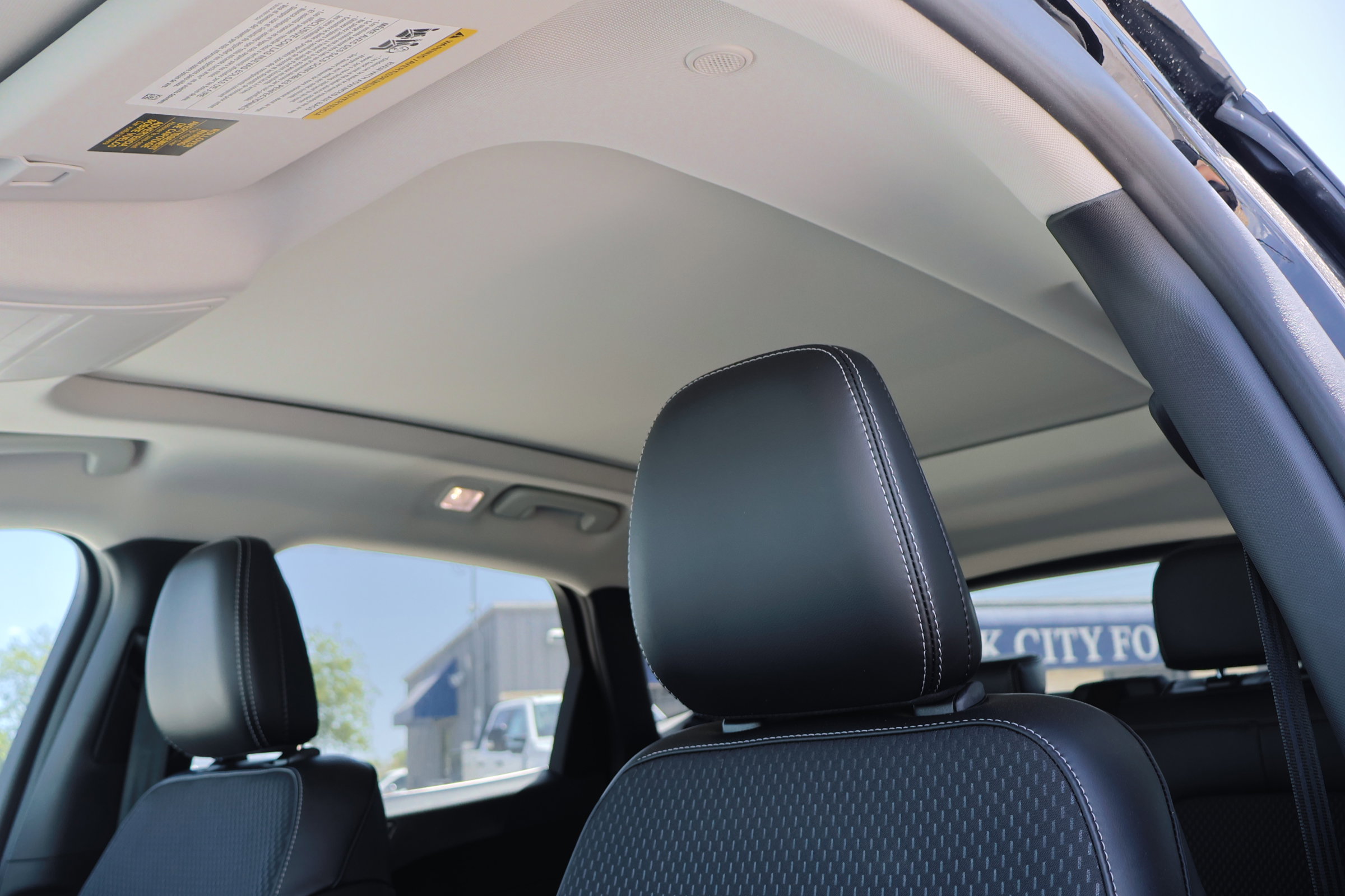 New 2025 Ford Escape SE image 12