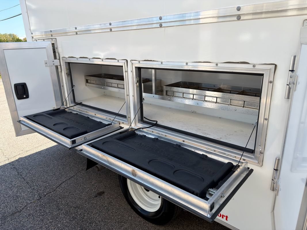 Used 2024 Ford E-450 and Econoline 450 Super Duty w/ Power Windows & Locks Group RWD image 37