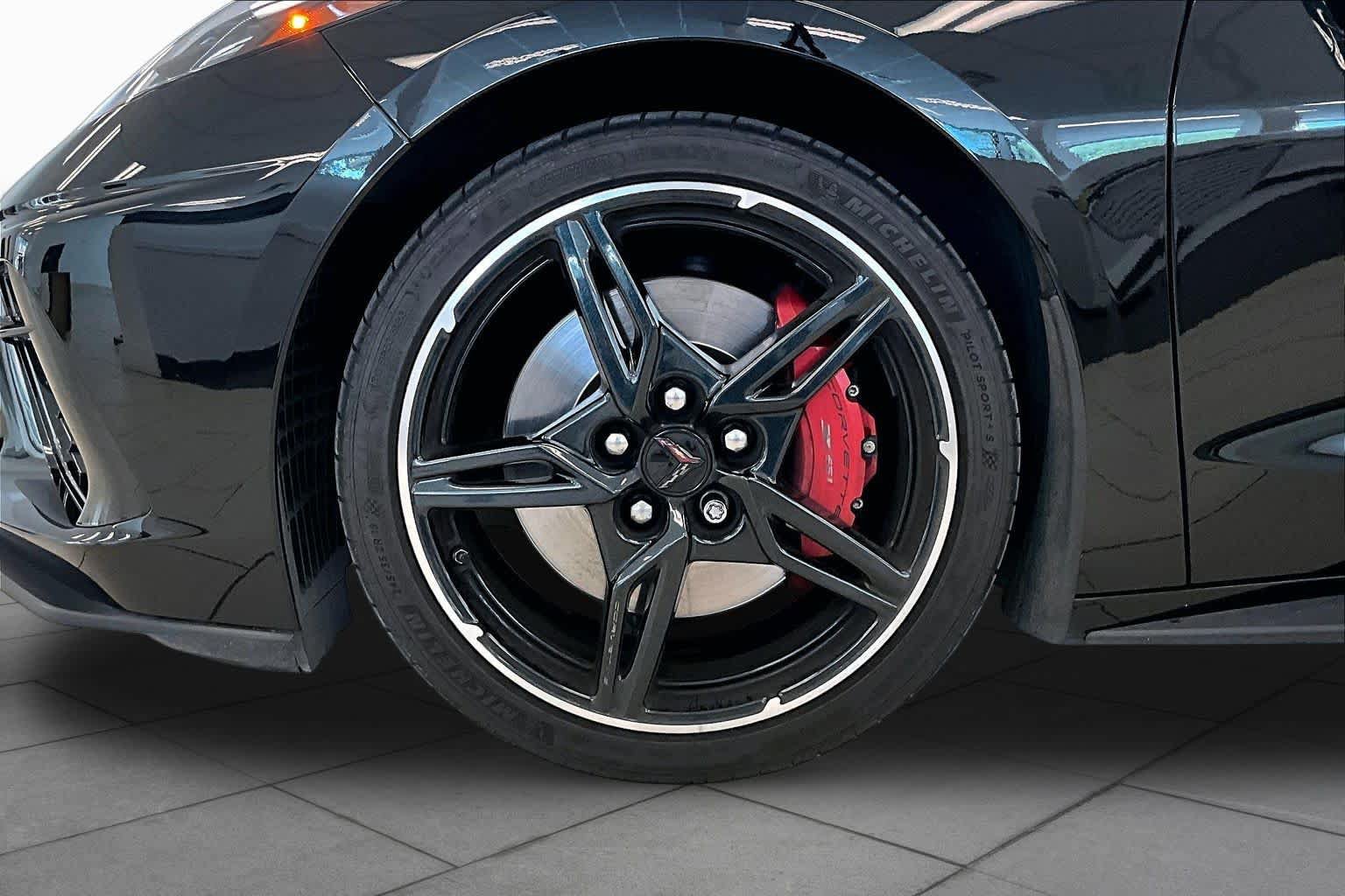 Used 2024 Chevrolet Corvette Stingray Premium Cpe w/ Z51 Performance Package RWD image 9
