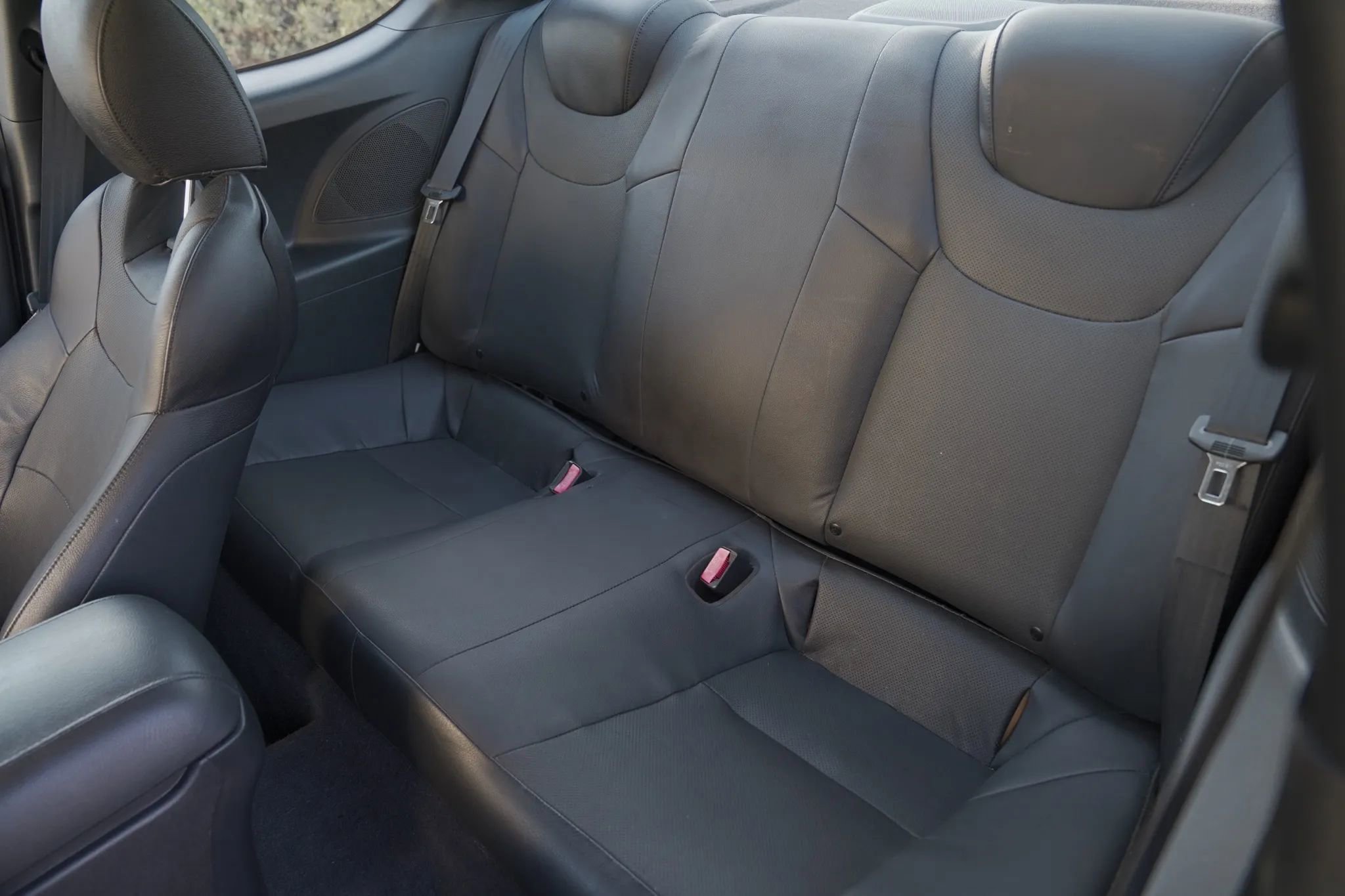 Used 2011 Hyundai Genesis 3.8 image 5