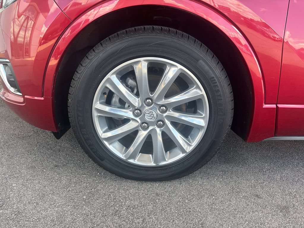 Used 2020 Buick Envision Essence w/ LPO, Cargo Package FWD image 33
