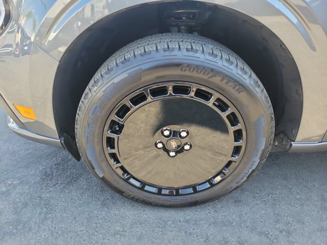 Used 2025 Ford Maverick Lobo AWD/4WD image 31