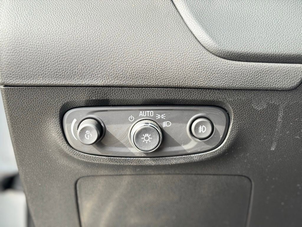 Used 2023 Buick Encore GX Select w/ Sport Touring Package image 21