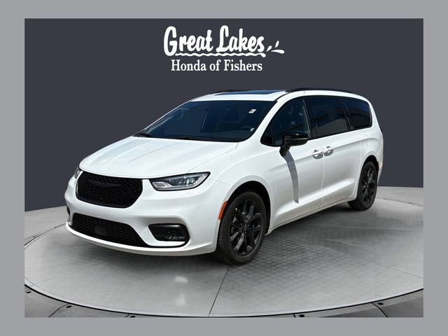 Used 2025 Chrysler Pacifica Limited