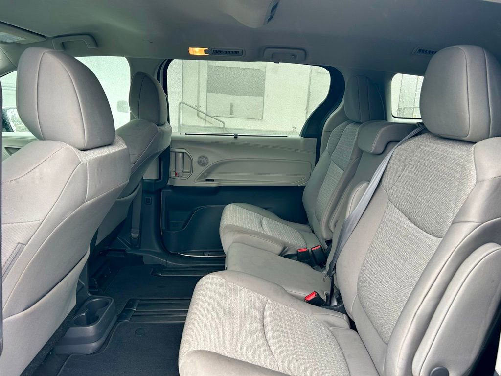 Certified 2024 Toyota Sienna LE AWD/4WD image 12