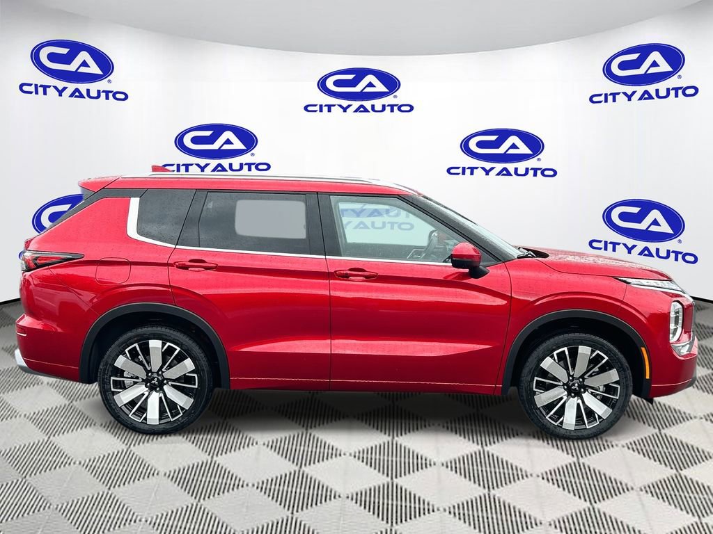 New 2025 Mitsubishi Outlander SEL image 2