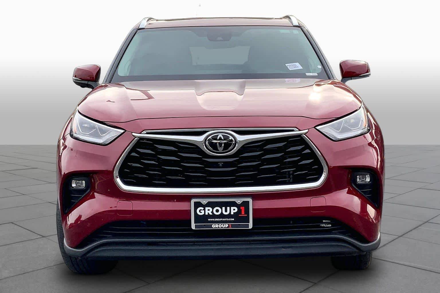 Used 2023 Toyota Highlander Limited FWD image 4