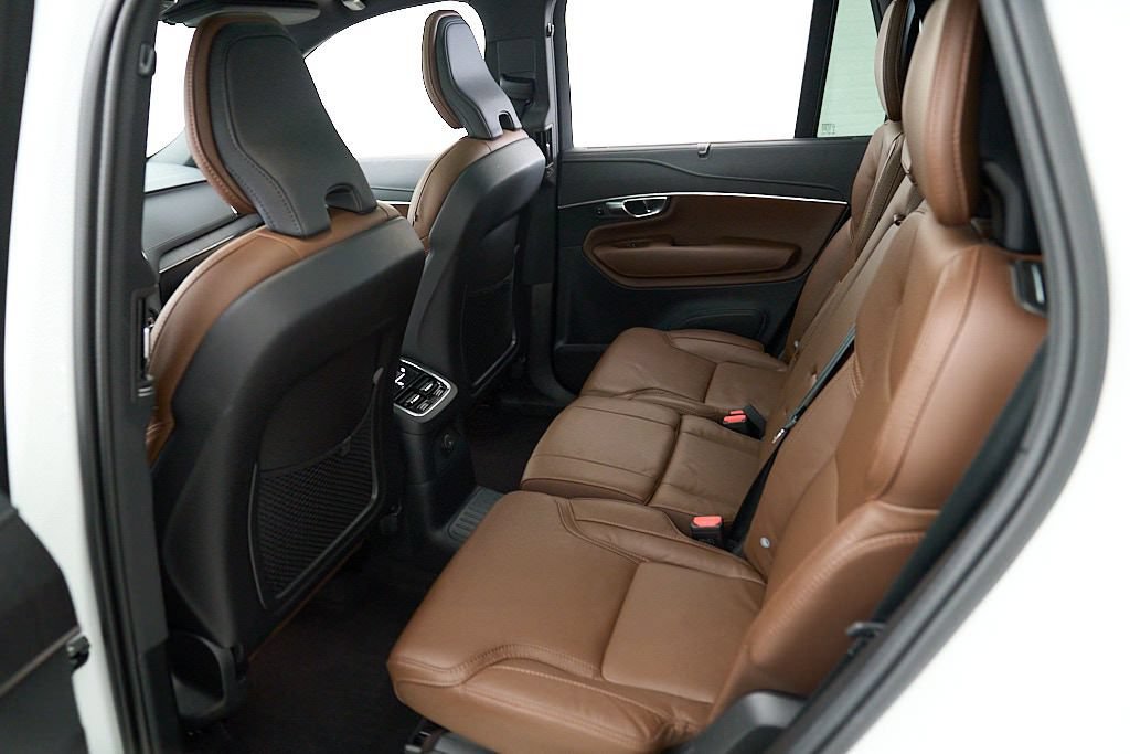 Certified 2024 Volvo XC90 T8 Ultimate AWD/4WD image 28