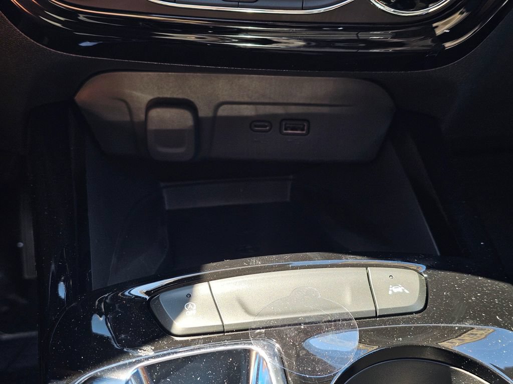New 2026 Chevrolet Trax ACTIV w/ Sunroof Package FWD image 32