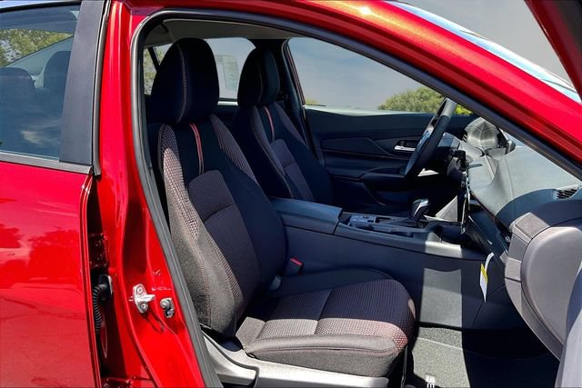 New 2026 Nissan Sentra SR w/ Floor Mat Package FWD image 11
