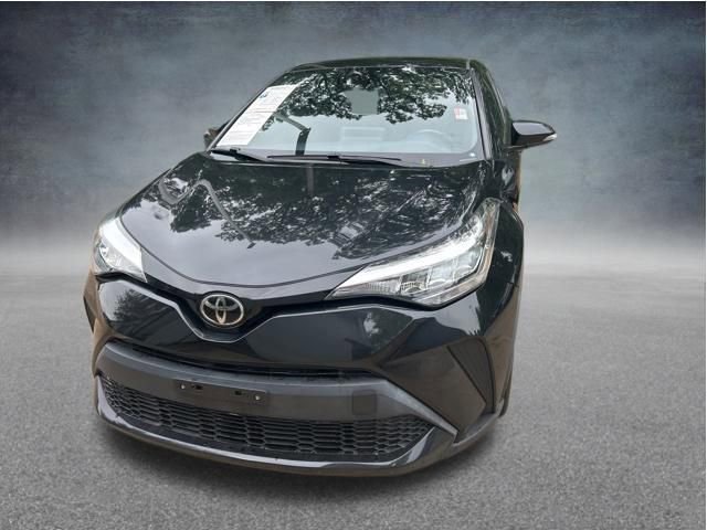 Used 2021 Toyota C-HR XLE FWD image 2