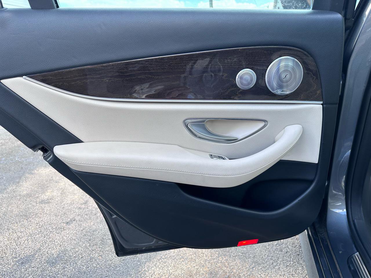 Used 2017 Mercedes-Benz E 300 image 31